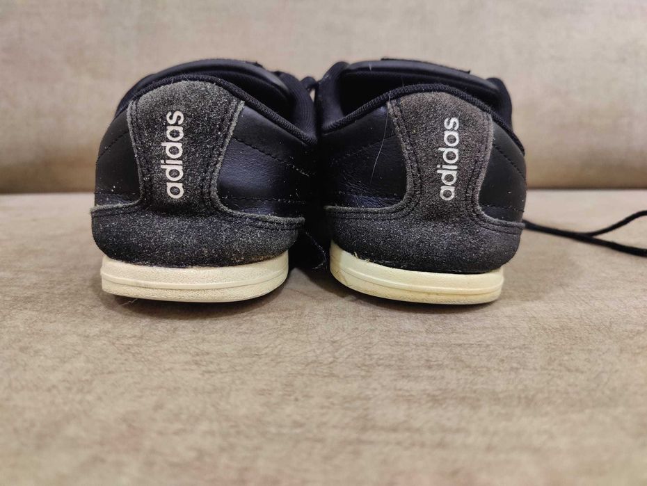 Sapatilhas Adidas tam. 42 2/3 em bom estado