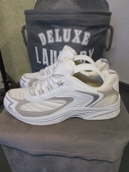 JDC кросівки жіночі спортивні.