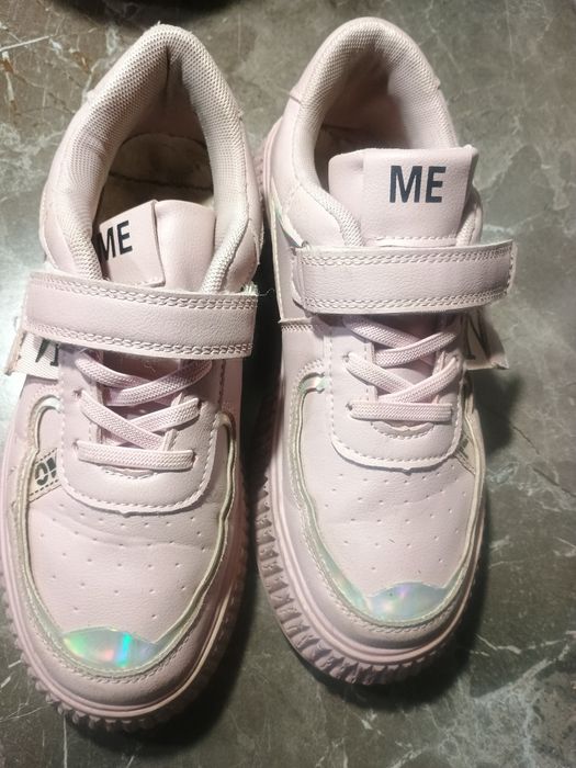 Кроссовки девочке