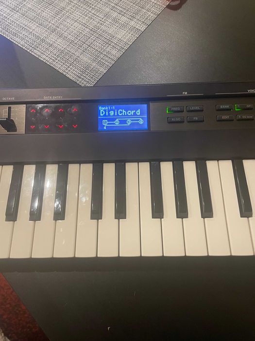 Yamaha Reface DX + Acessórios
