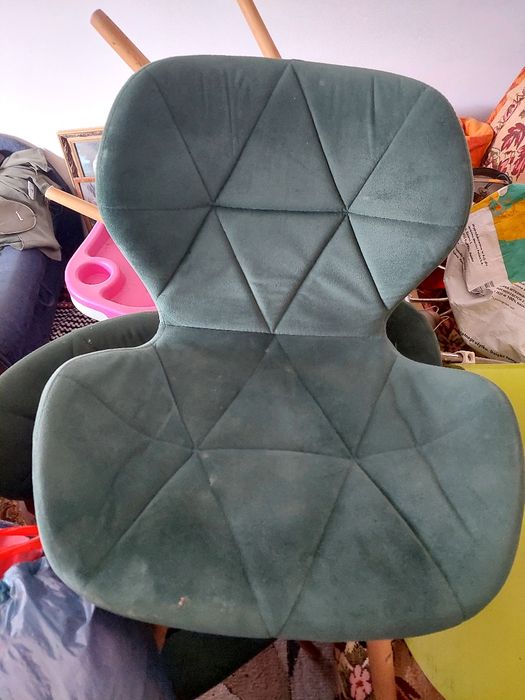 Krzesła ciemno zielone