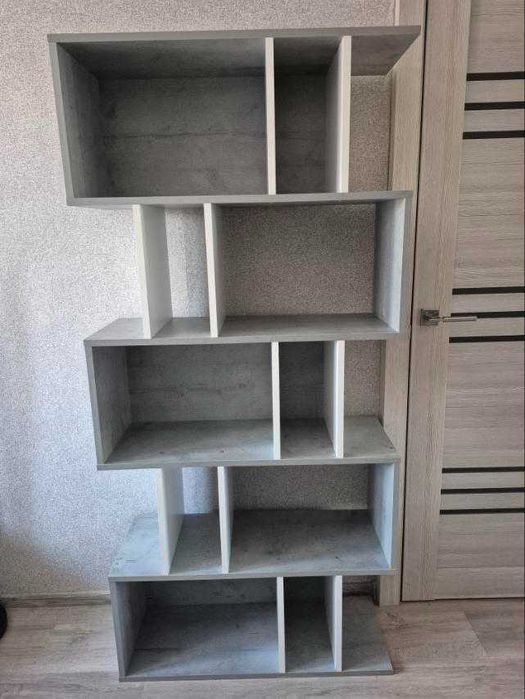 Стелаж - перегородка  сіро-білого кольору