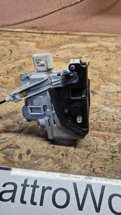 Fechadura Frente Esquerda Audi A4 B6 B7 A3 8P A6 C6 R8 Seat Exeo 8E1837015AA