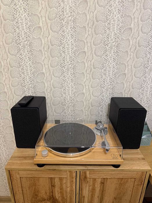 Elac Debut Connex DCB41 Black (активна акустика)