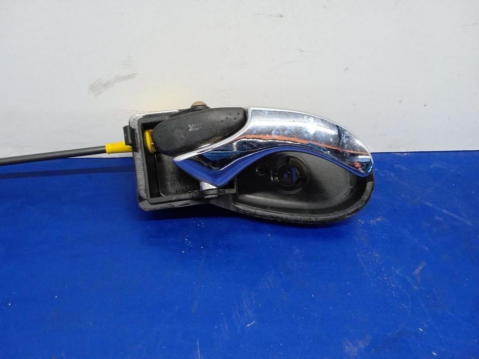 MANIPULO INTERIOR TRASEIRO ESQUERDO FORD FOCUS SEDAN 2000 -XS41A22600AK