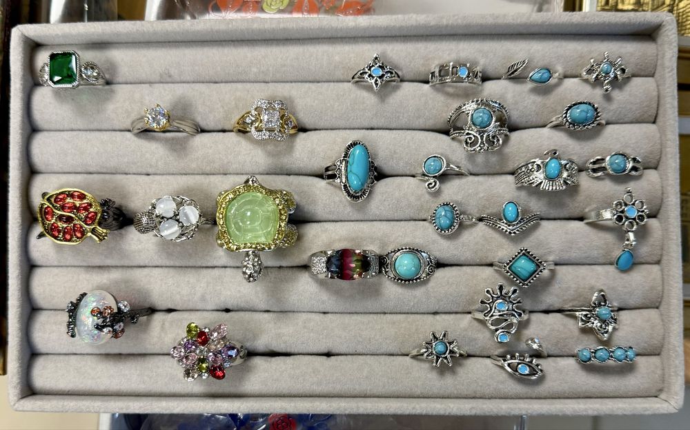 Излелия с бирюзой