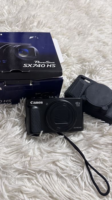 Продаю Canon SX740 HS