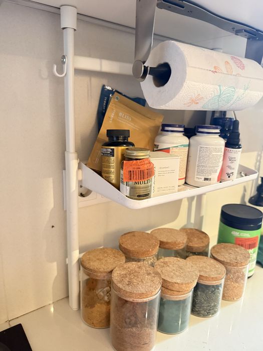 Organizador Suspenso IKEA para Armário Cozinha com Suporte de Rolo