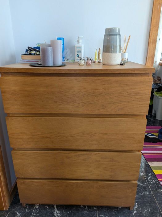 Cómodo IKEA bom estado