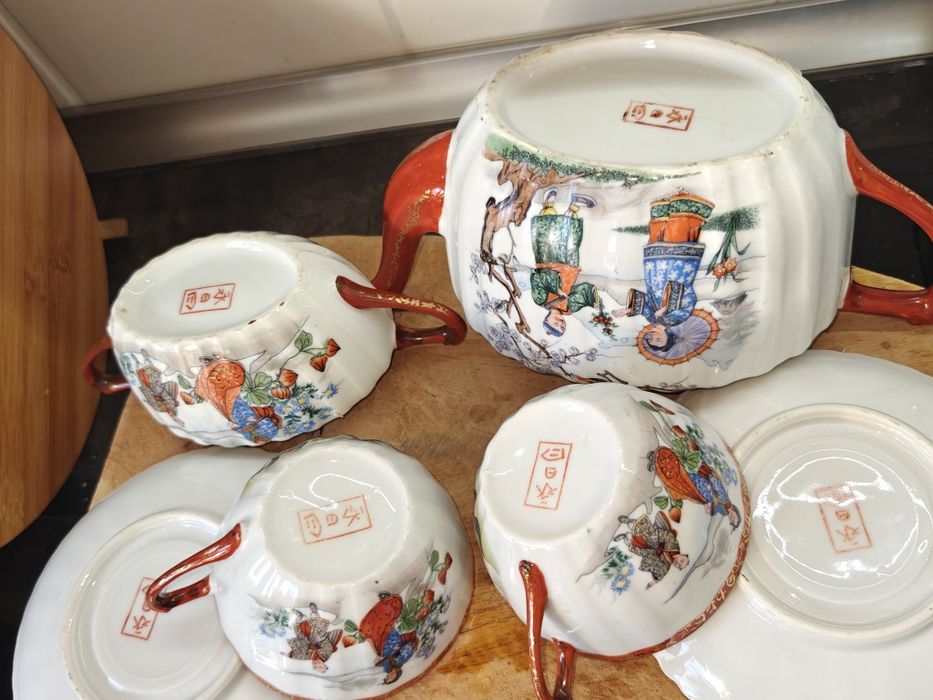 Japoński porcelanowy serwis kawowy