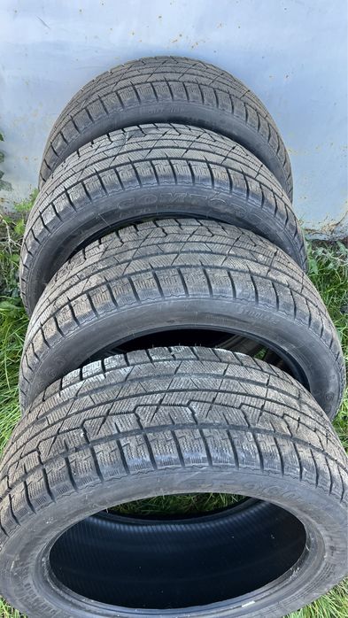 Зимові шини 255/45 R18