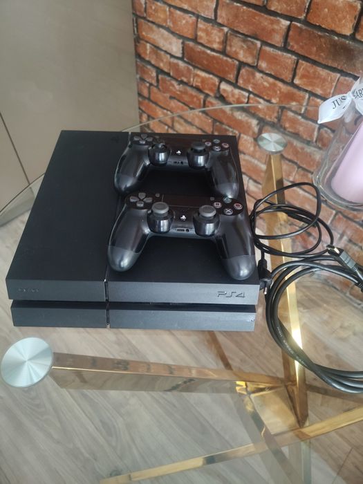 Konsola PlayStation 4 (PS4 Slim) + 2 pady