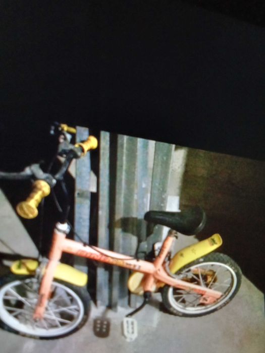 Bicicleta pequenas para mim em bom estado verde precisa de 2 cabras