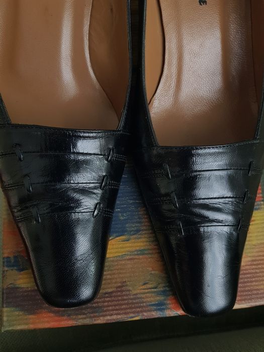 Sapatos de salto pretos