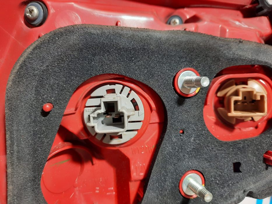 FAROLIM FAROLINS TRASEIRO TRÁS MITSUBISHI KOITO ORIGINAL 22087977 220