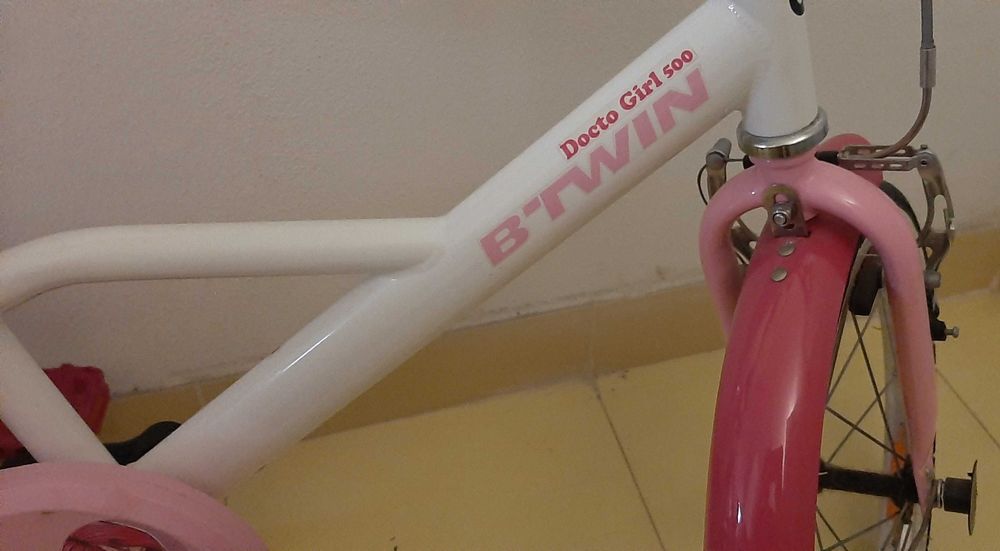 Bicicleta BTWIN Docto Girl 500 (+ capacete, proteções, luvas)