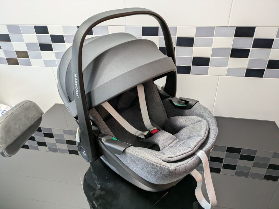 Cadeira Auto/Ovo Maxi-Cosi Pebble 360 Pro + Base FamilyFix 360 Pro