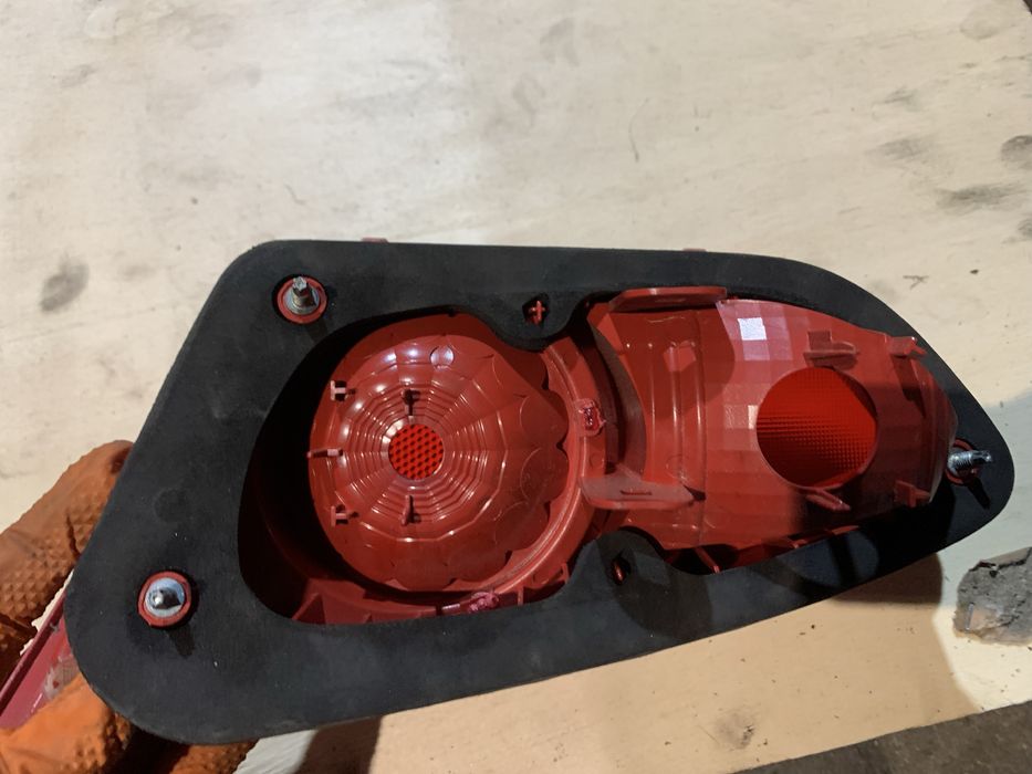 Farolim esquerdo da mala Seat leon 1p