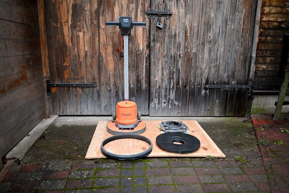 cykliniarka polerka numatic z systemem quatro bardzo mało używana