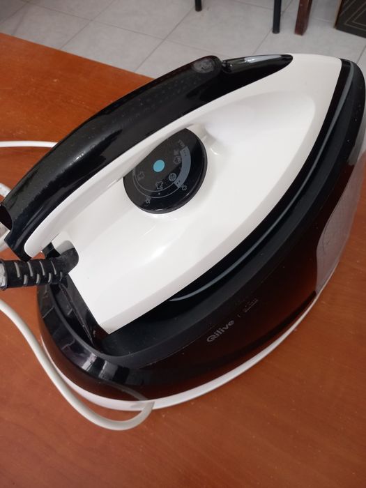 Ferro con Caldeira Qilive e Escova de Engomar Qilive