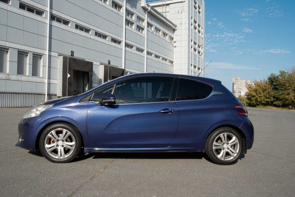 Peugeot 208 2013