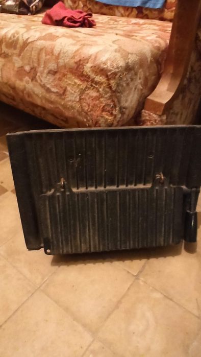 Продам дверцята до чавунного котла.