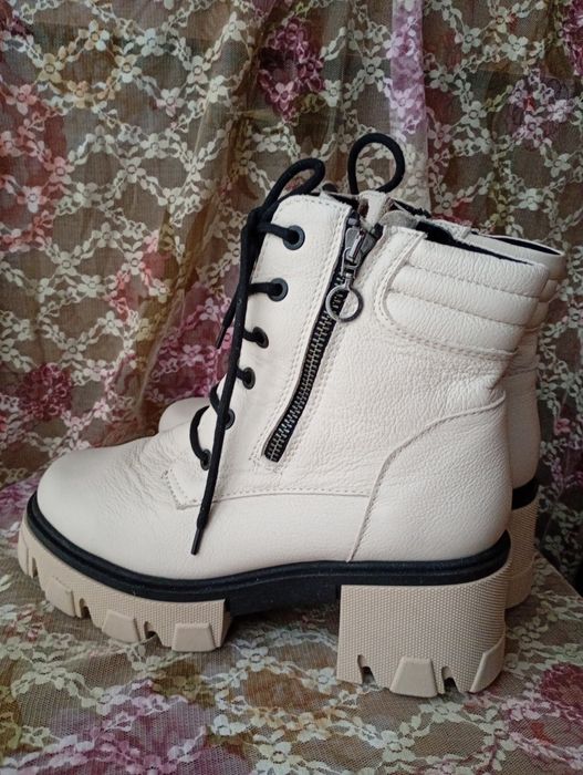 Botki damskie ze skóry naturalnej .