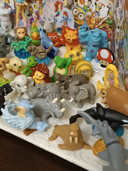 Игрушки Kinder Surprise. Динозавры, разные звери.