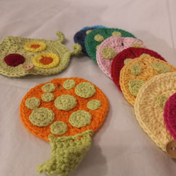 Jogo da minhoca feita à mão em croché