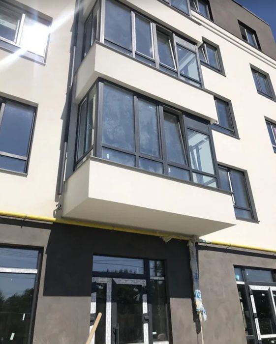 Продаж 2к квартири 68.4 кв. м на вул. Глиняна