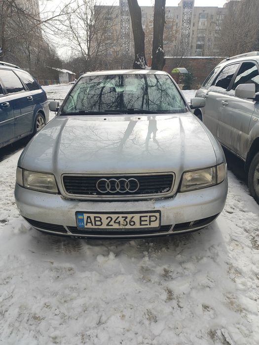 Ауди А4 В5 1.8 бензин