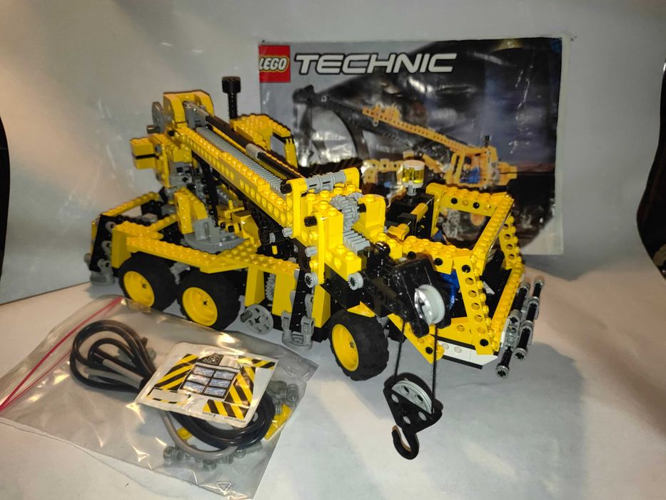 LEGO 8431 Pneumatic Crane Truck Żuraw Dźwig