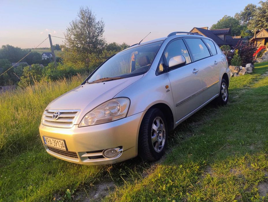Toyota Avensis Verso