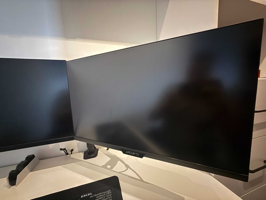 Monitor Gigabyte M27UP