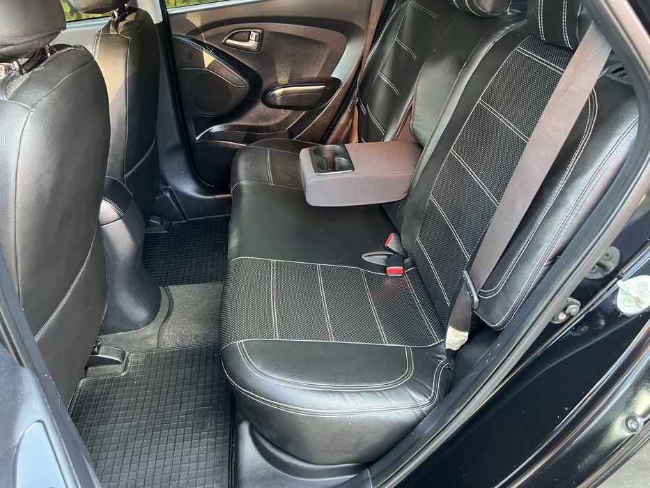 Hyundai  (Tucson ) 2011 2.0 бензин НЕ БИТ !