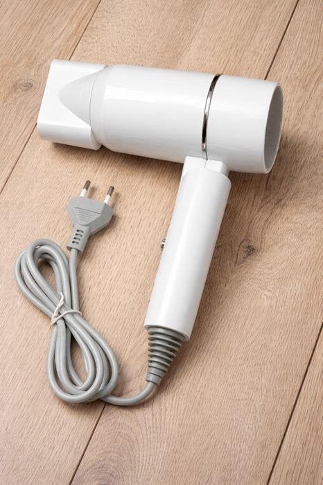 Компактний фен для волосся