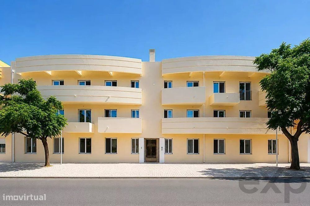 Apartamento T2 com Garagem Box – Novo Empreendimento – Tavira (São Ped