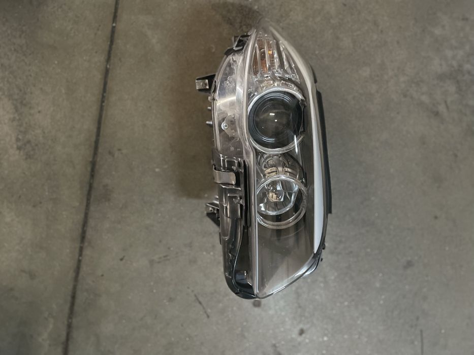 Farois da frente BMW serie 5 ano 2011
