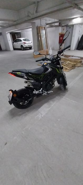 Benelli TNT 125 + Equipamento –