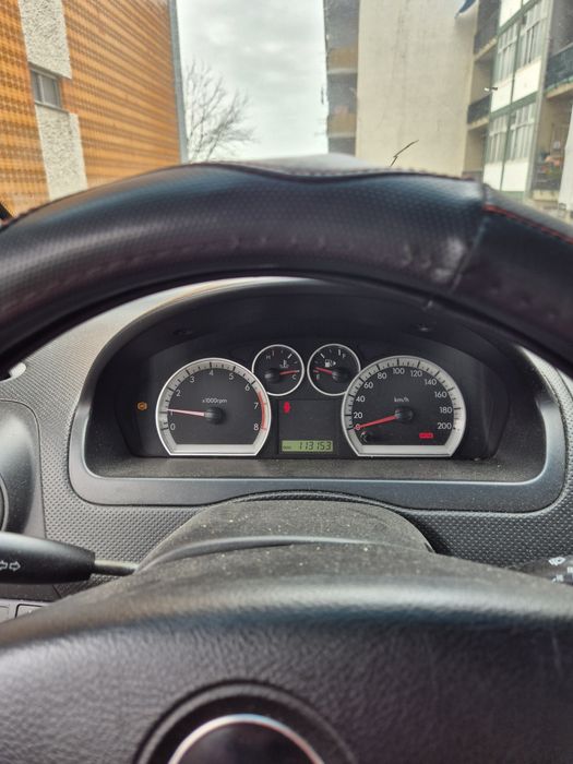 Chevrolet Aveo (2010) - Apenas 113.000 km! Impecável