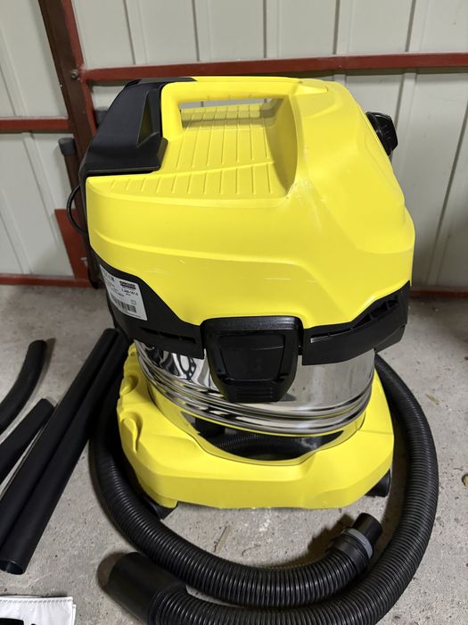 Pokazowy Karcher WD4 Premium inox bardzo dobry stan