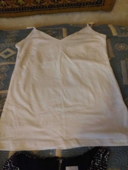 Лот женских вещей.