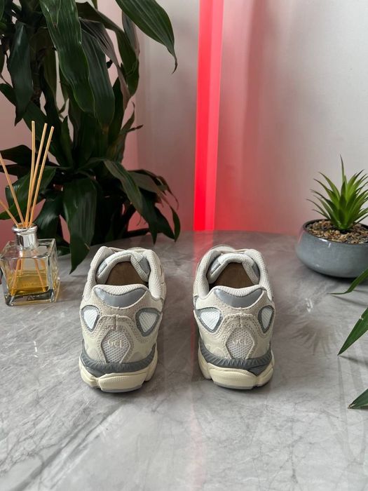 Нові жіночі кросівки , замшеві кросівки , женские кроссовки светлые