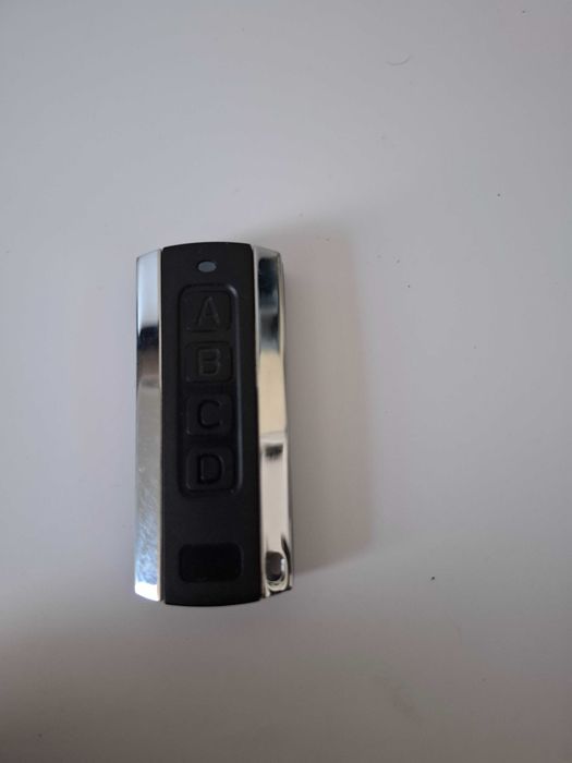 uniwersalny pilot do bramy garażowej