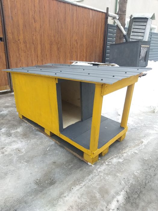 Продам собачі будки .Велика буда 1500гр.