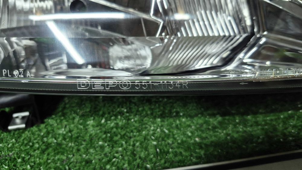 Otica Farol Frente Direita Renault Megane I 1999 Em Diante 551-1134R-LD-EM NOVO
