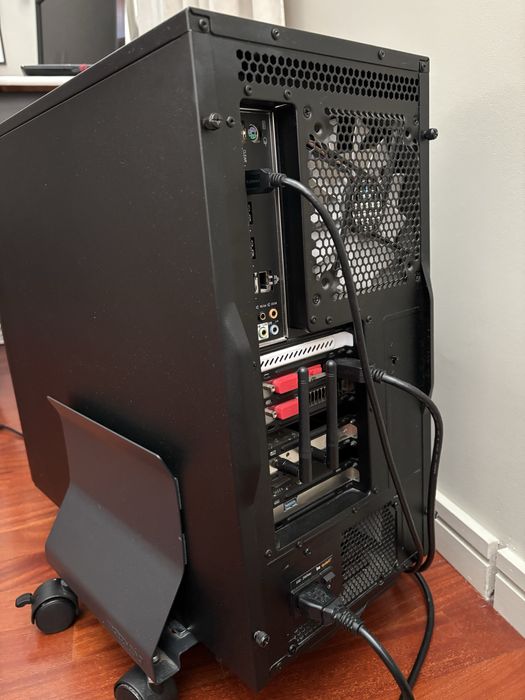 PC Fractal design: IntelCore i7, 16GB, 2TB, Win10