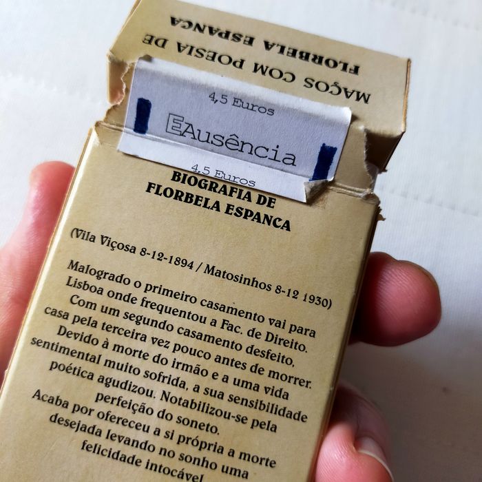 Maços de cigarros poéticos