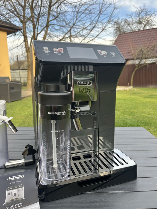 Кавоварка DeLonghi Eletta Explore зНімеччини в хорошому стані