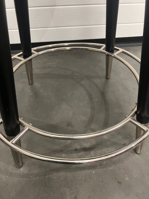 Piękne hokery barowe (6szt)